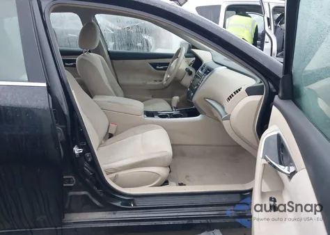 2013 Nissan Altima 2.5 S z USA, uszkodzony, nr VIN 1N4AL3AP7DC289767